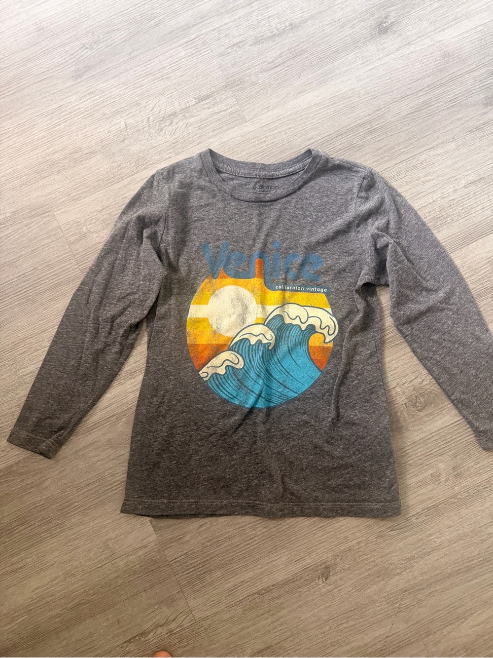 Venice Wave Graphic Long-Sleeve Kids Tee - Gray with Blue & Orange Print